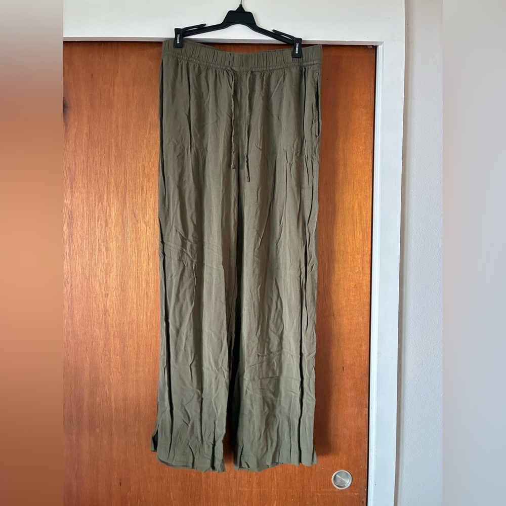 NWOT H&M Wide Leg Pants
